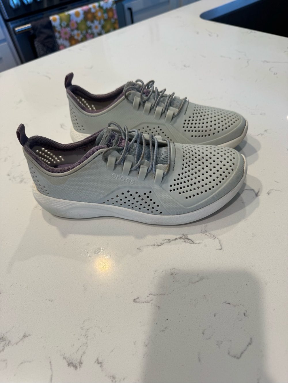 Gray Crocs LiteRide Pacer lace-up sneakers size Youth J4